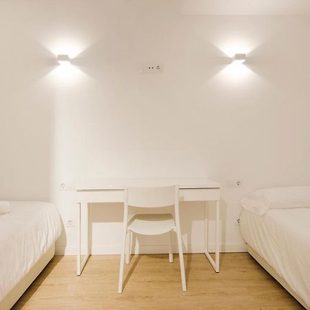 Juli Garreta'S Apartment Girona Bagian luar foto