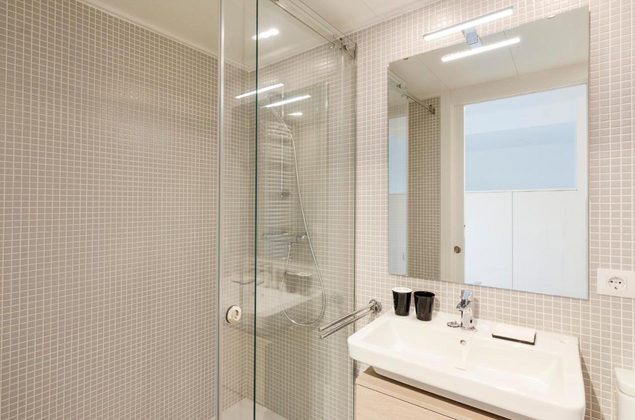 Juli Garreta'S Apartment Girona Bagian luar foto