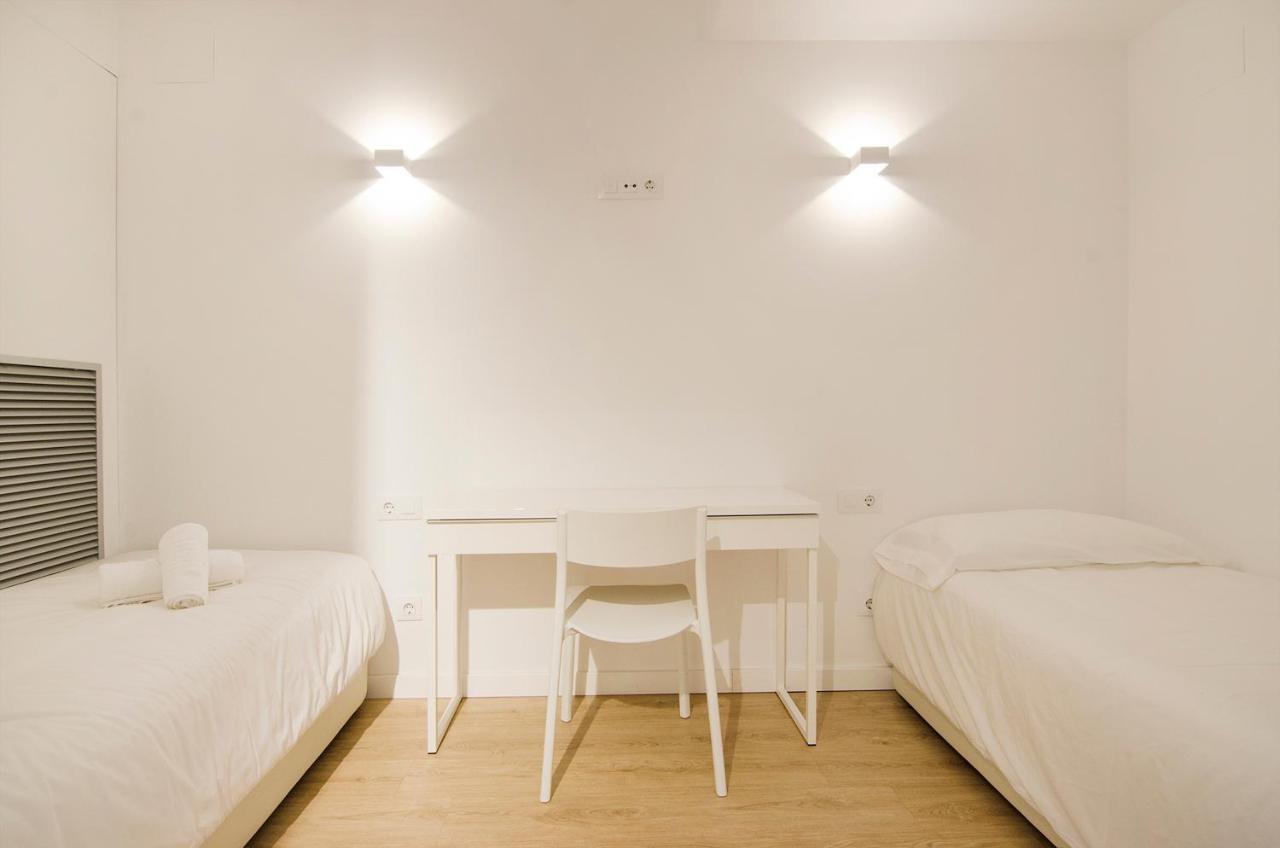 Juli Garreta'S Apartment Girona Bagian luar foto