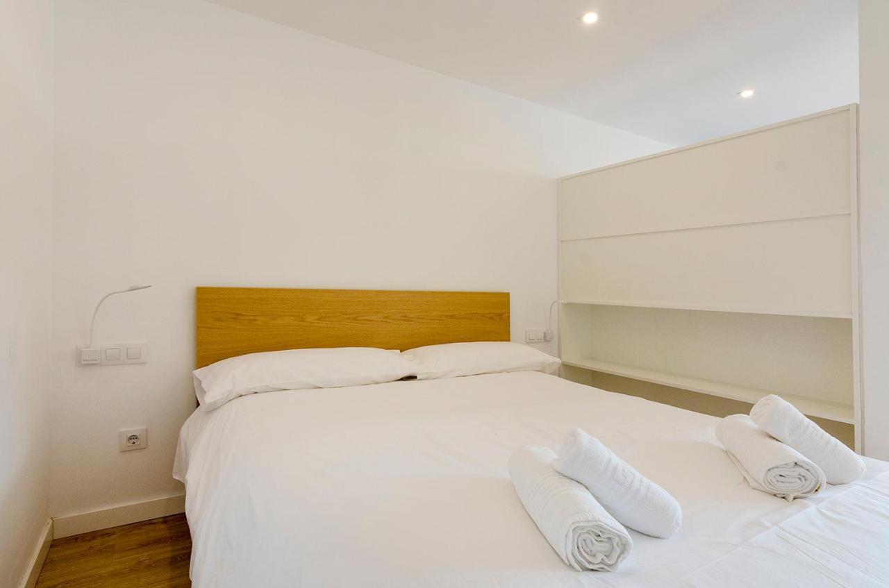 Juli Garreta'S Apartment Girona Bagian luar foto